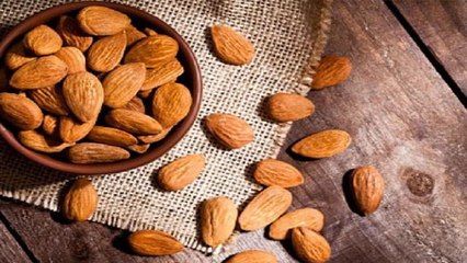 कहीं आप भी तो नही खाते जरूरत से ज्यादा बादाम | Boldsky