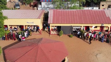 Προεδρικές εκλογές με... βόλους και.... κουβάδες