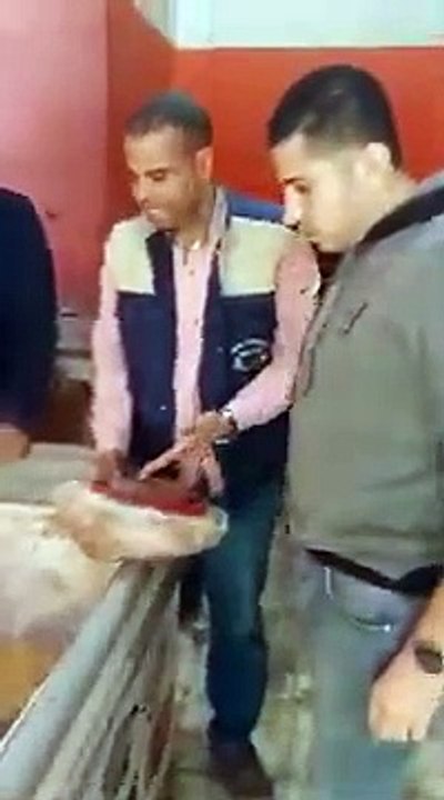 ضبط نصف طن لحوم ومصنعاتها مجهولة المصدر بشمال ا...