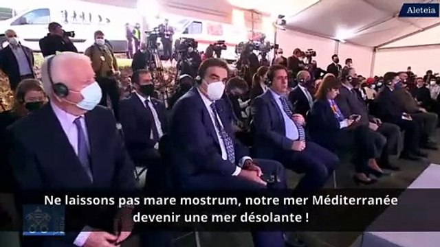 Le pape François à la rencontre de migrants sur l'île de Lesbos, 5 décembre 2021