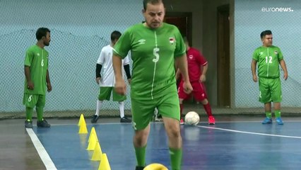 شاهد: رغم المتاعب والتمييز والتنمر.. منتخب العراق لكرة القدم لقصار القامة يطمح للوصول إلى الأرجنتين