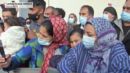 Pope greets, chats with migrant families in Lesbos