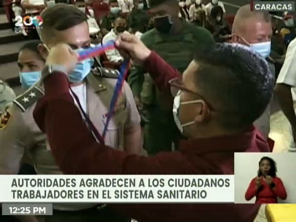 Entregan reconocimiento a médicos, civiles y militares en Hospital Campaña del Poliedro de Caracas