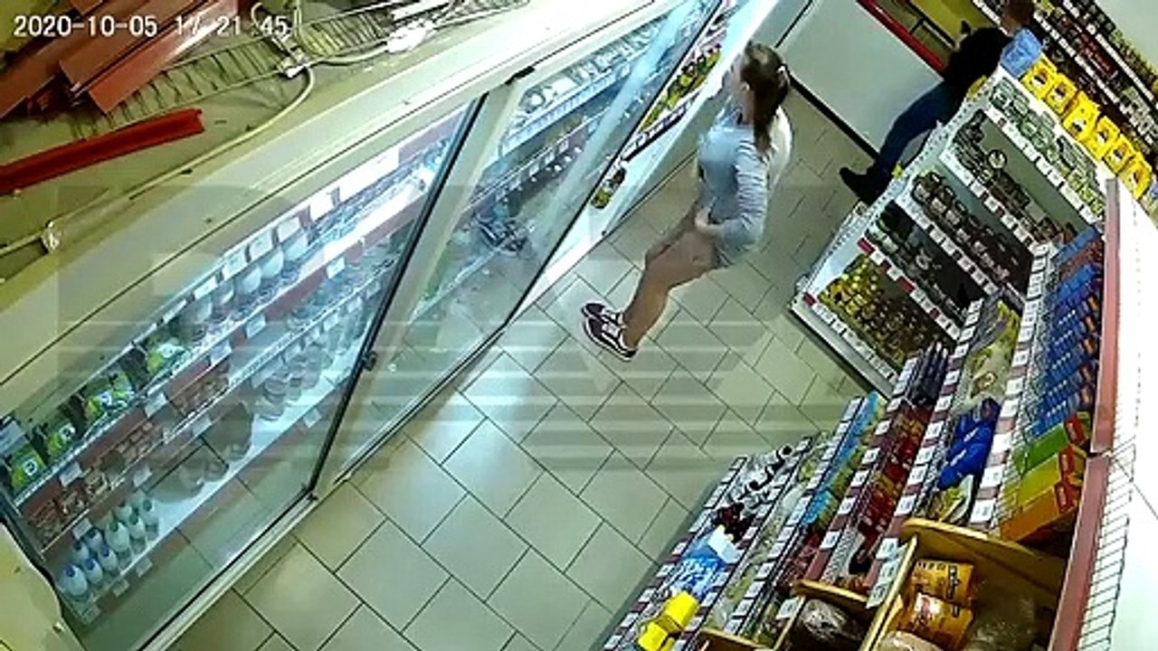 OMG! Shoplifting Caught on Camera