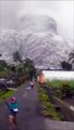 Les images terrifiantes de l'éruption du mont Semeru
