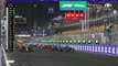 Hamilton e Verstappen fizeram uma relargada bem disputada hein? Entre os carros no meio da pista, nova batida e a bandeira amarela voltou a paralisar a corrida...#ShowDoEsporte #F1naBand #Hamilton #Verstappen