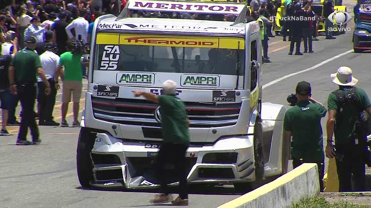 A Copa Truck tem um novo campeão! André Marques venceu a competição nesse domingo! Já pela Super Truck, Felipe Tozzo foi o campeão! Acompanhe a comemoração aqui:#ShowdoEsporte