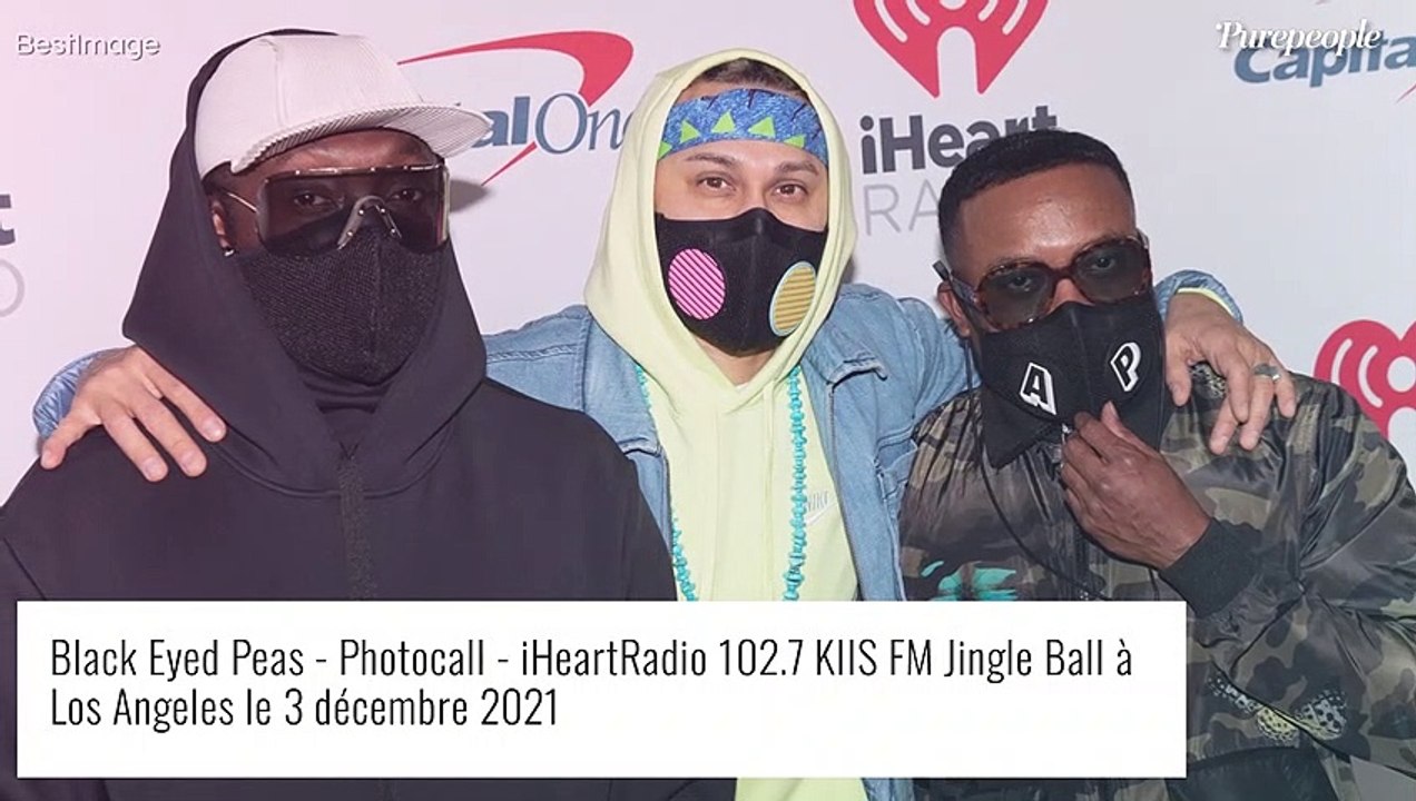 Tori Spelling tout sourire en body et bas résilles face à Sarah Michelle Gellar chaudement vêtue