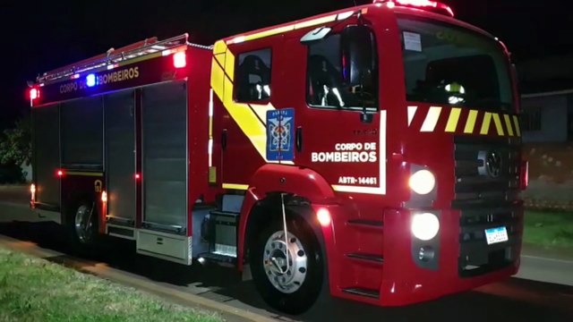 Incêndio em vegetação mobiliza equipe do Corpo de Bombeiros ao Bairro Cancelli