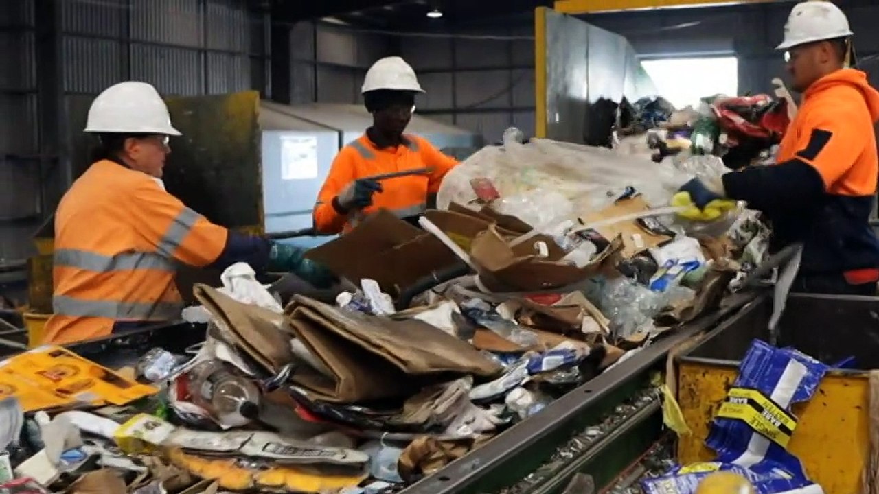 Government to encourage use of recycled products