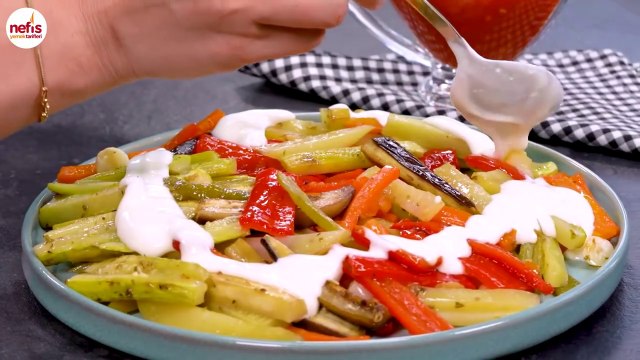 Azıcık Yağ ile Bir Tepsi Dolusu Fırında Soslu Karışık Kızartma