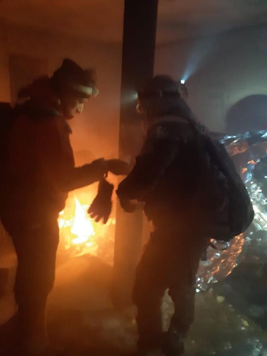 Uludağ'da mahsur kalan amatör dağcılar, çorap ve elbiselerini yakarak hayatta kalmış