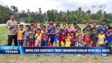 Bripka Ever Gusriyanto Tinenti, Pendiri Sekolah Sepak Bola Gratis Untuk Anak-Anak Di Kampung Riumata, Kupang, NTT