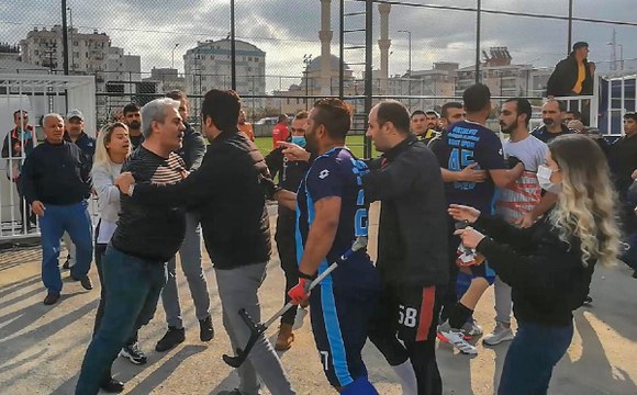 Ampute Ligi maçında yumruklar havada uçuştu