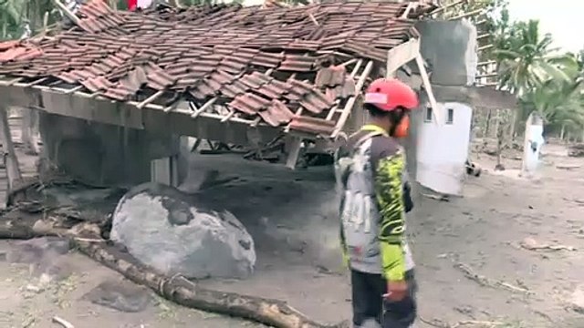 Difíciles condiciones de rescate tras la erupción del volcán Semeru en Indonesia