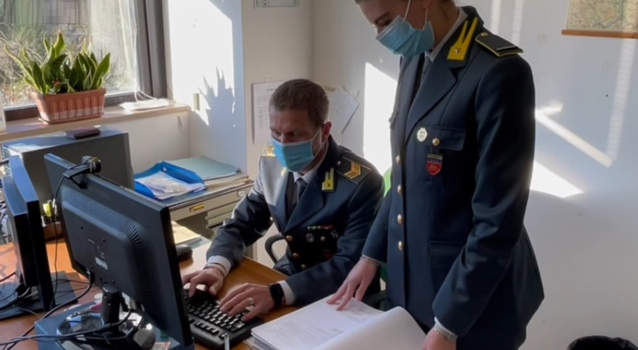 Macerata - Frode fiscale per 3,8 milioni, denunciati responsabili società del settore calzaturiero (06.12.21)