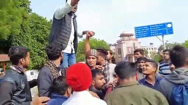 छात्र संघ चुनाव करवाने की मांग, उच्च शिक्षामंत्री के निजी सचिव को दिया ज्ञापन