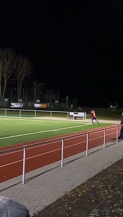 Kopfballtor nach einer Ecke