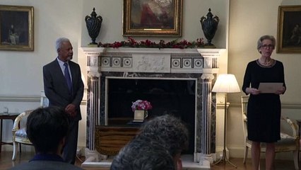 Letteratura, il premio Nobel Abdulrazak Gurnah riceve l'onorificenza