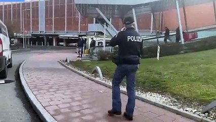 Sparatoria al centro commerciale di Carpi: video