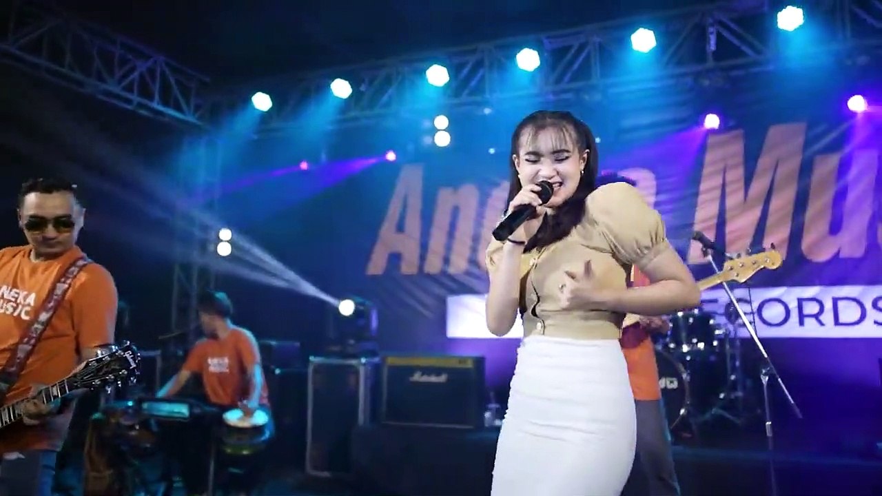 Aku Bukan Jodonya ~ Yeni Inka