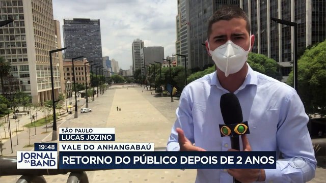 Aos poucos, o centro da maior cidade do país vai passando por mudanças que trocam o corre-corre por lazer. Primeiro, foi a avenida Paulista. Agora, o Vale do Anhangabaú.