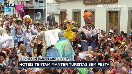 O cancelamento da tradicional festa de réveillon em Copacabana pegou os hotéis de surpresa.