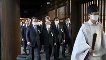 일본 국회의원 99명, 2년여 만에 야스쿠니 집단 참배 / YTN