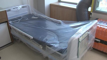 [더뉴스] "재택치료는 자가격리에 불과"...의료계 경고 / YTN