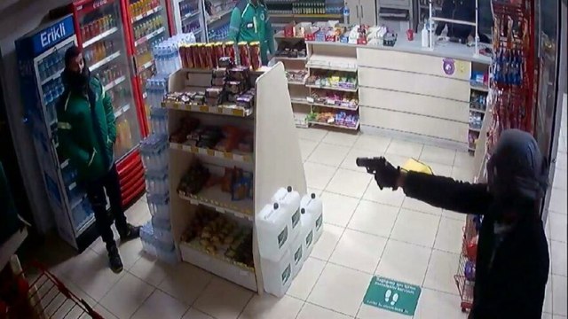 Petrol istasyonundaki gasp saniye saniye görüntülendi