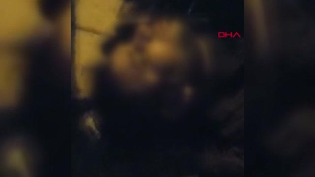 SULTANGAZİ'DE TACİZ ŞÜPHELİSİNİ BAYILANA KADAR DÖVDÜLER