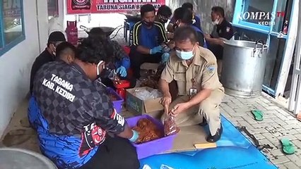 Satu Kuintal Sambal Pecel Disalurkan Untuk Pengungsi Erupsi Gunung Semeru