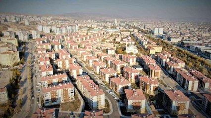 Elazığ'da anahtarlarını alan depremzedeler, yeni konutlarına kavuşmanın mutluluğunu yaşıyor