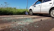 Carros se envolvem em forte colisão no Bairro Santo Inácio, em Cascavel