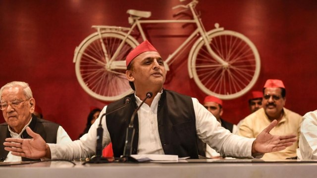Akhilesh Yadav jibes at BJP Govt in Meerut rally