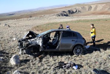 Şarampole devrilen otomobildeki 4 kişi yaralandı