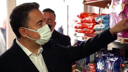 Babacan bakkal rafında gösterdi: Bunların tamamı döviz
