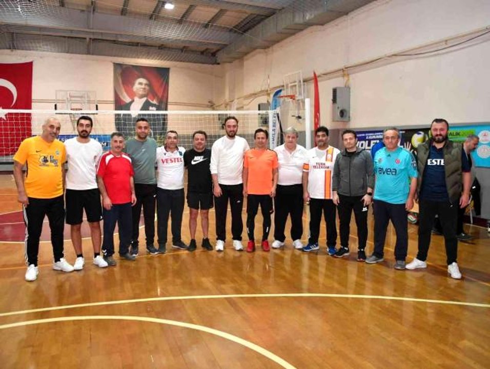 Tuzla'da 2'inci kurumlar arası voleybol turnuvası başladı