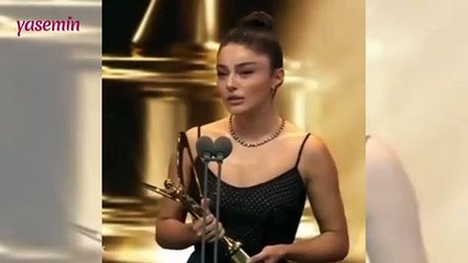 Ayça Ayşin Turan ödül konuşmasında babasını andı