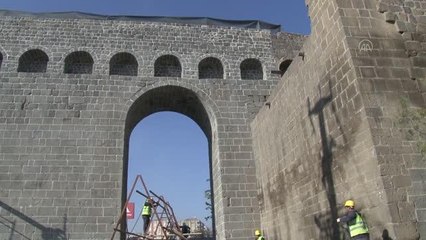 DİYARBAKIR - Tarihi Urfakapı araç trafiğine açıldı