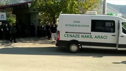 İntihar eden kişi ve öldürdüğü karısının cenazeleri defnedildi