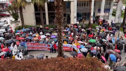 Download Video: Sağlık çalışanlarından protesto: Hekimler dışındaki sağlık çalışanlarının üvey evlat olarak görülmesine karşıyız