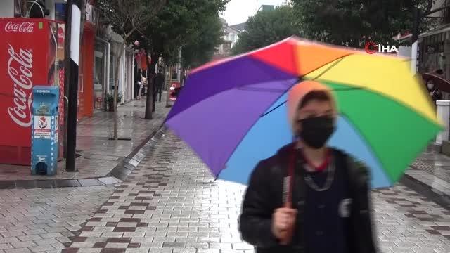 Trakya'da sağanak yağış etkili oluyor