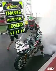 Momen celebration pembalap Ducati  CHAZ DAVIES worldsbk di sirkuit internasional Mandalika