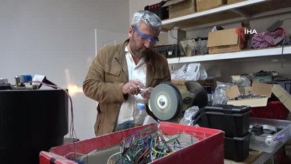 Tek başına savunma sanayi şirketlerine kafa tutuyor
