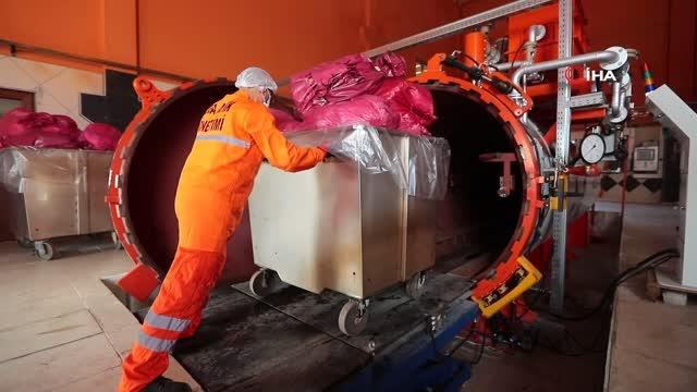 Ayda 210 ton tıbbi atığı evsel atığa dönüştürüyor