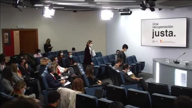 El Gobierno califica de intolerable el acoso al niño catalán de 5 años que podrá recibir 6 horas de clase en castellano por decisión judicial