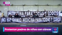 Padres de niños con cáncer protestan en el AICM por desabasto de medicamentos