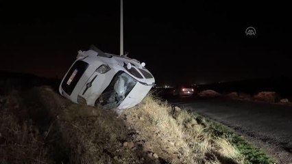 Devrilen hafif ticari araçtaki 1 kişi yaralandı