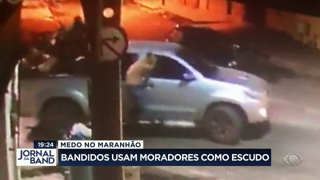 Tiros, explosões e reféns usados como escudo. Mais uma vez ladrões de banco aterrorizaram uma pequena cidade, dessa vez no Nordeste.
